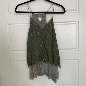 Xhileration Women’s Green Lace Layered Tank Size Medium